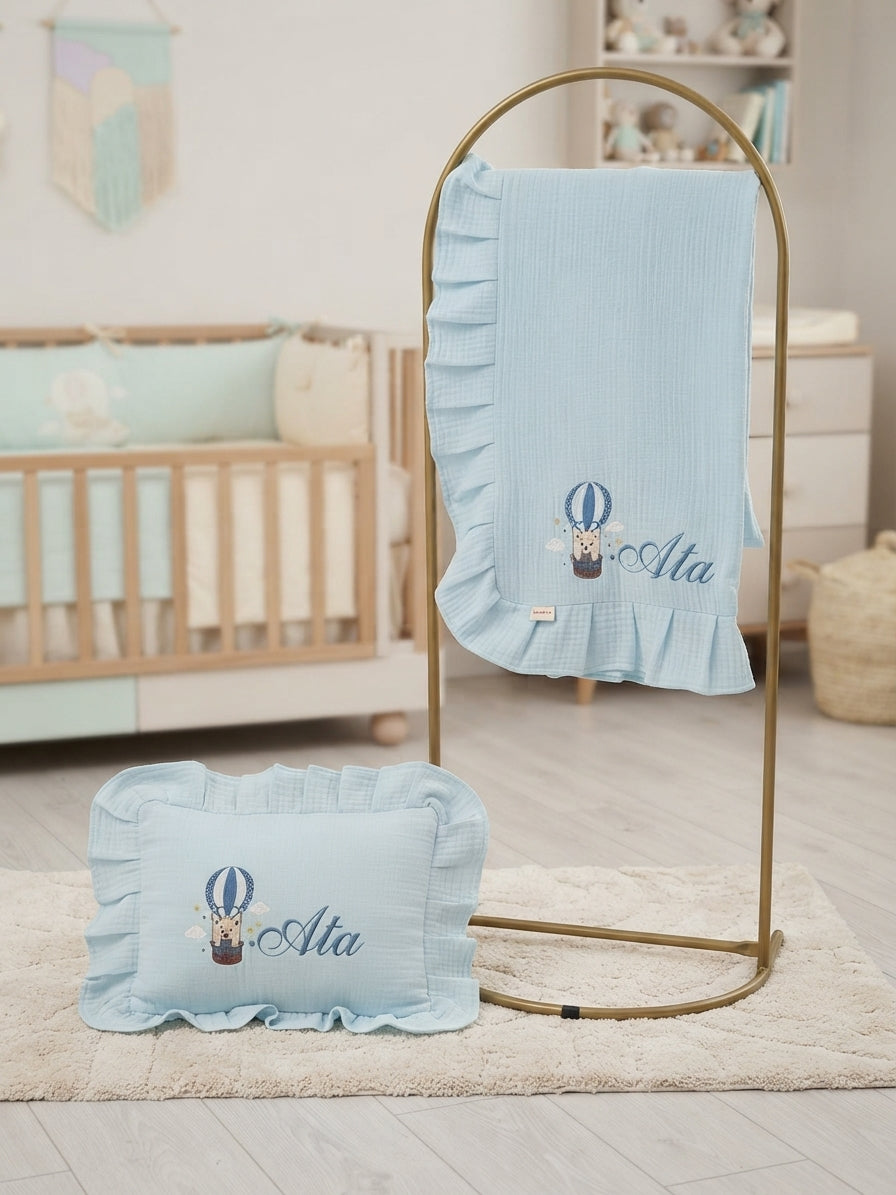 Nakışlı Dört Kat Müslin 2'li Set (Yastık Kılıfı - Battaniye) Bebek Hediyelik