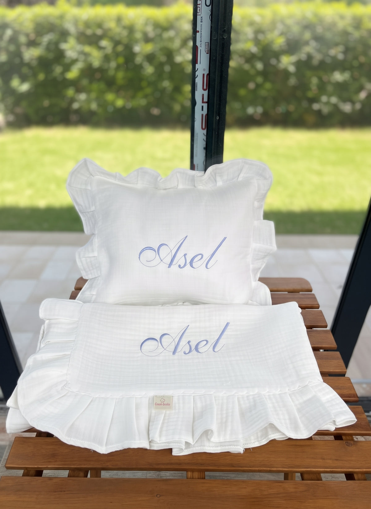Nakışlı Dört Kat Müslin 2'li Set (Yastık Kılıfı - Battaniye) Bebek Hediyelik